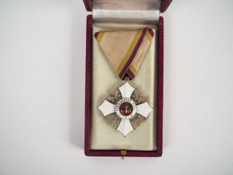 Vente aux enchères Décoration bulgare (croix pour le mérite civil) institué en Aout 1891,