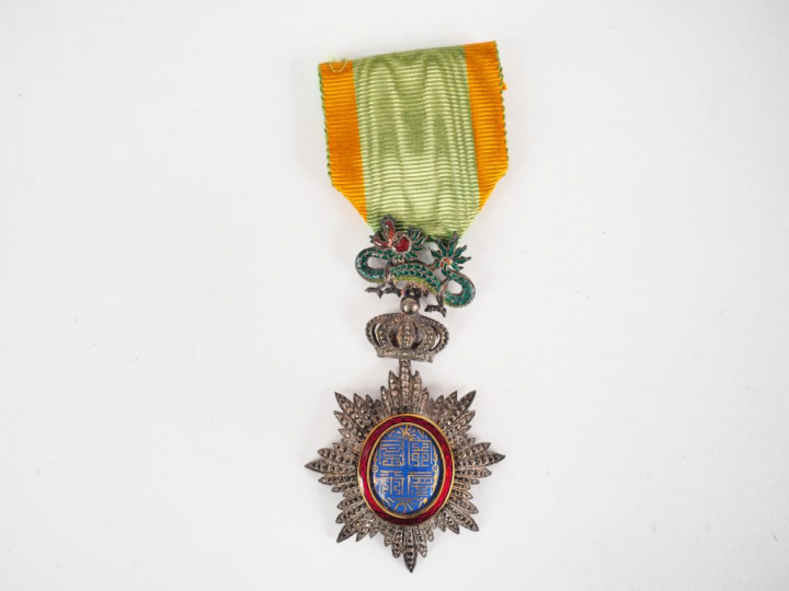 Etoile de Chevallier de l’ordre du dragon d’Annam à titre civil, beau 