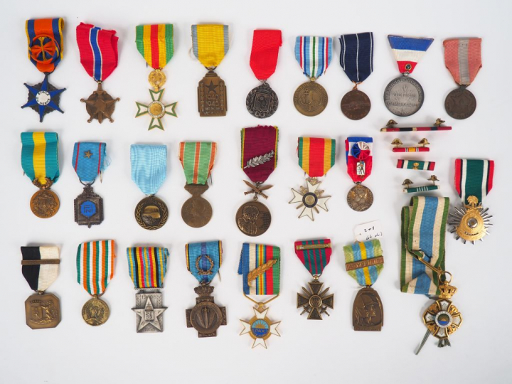 Lot de 25 décorations pendantes avec leur ruban spécifique tant França