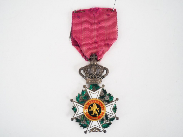Etoile belge de chevalier de l’ordre de Léopold à titre civil avec son