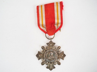 Vente aux enchères Décoration dite croix de l’honneur des états du Vatican "Pro Ecclesia 