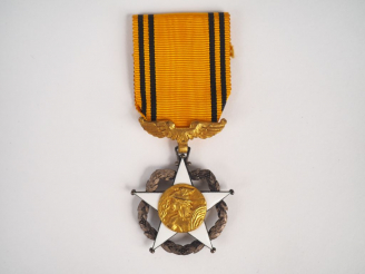 Vente aux enchères Médaille française de chevalier du mérite postal étoile émail blanc ce