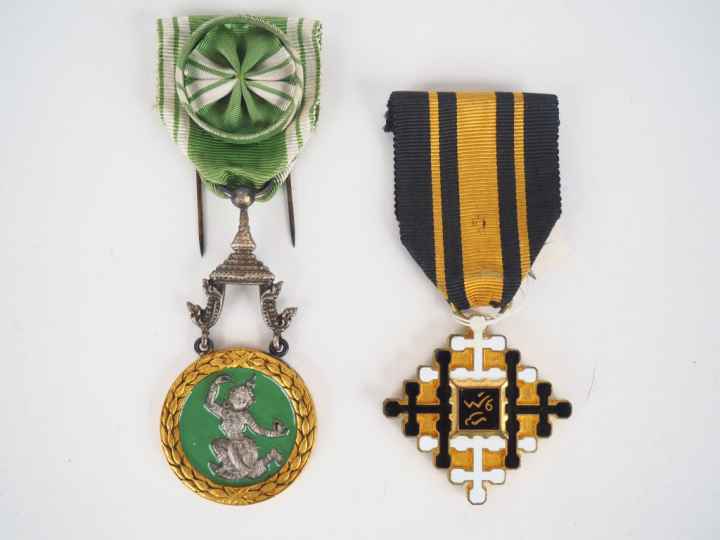 Belle croix du mérite civil (Thaïlande), module biface en bronze doré 