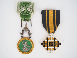 Vente aux enchères Belle croix du mérite civil (Thaïlande), module biface en bronze doré 