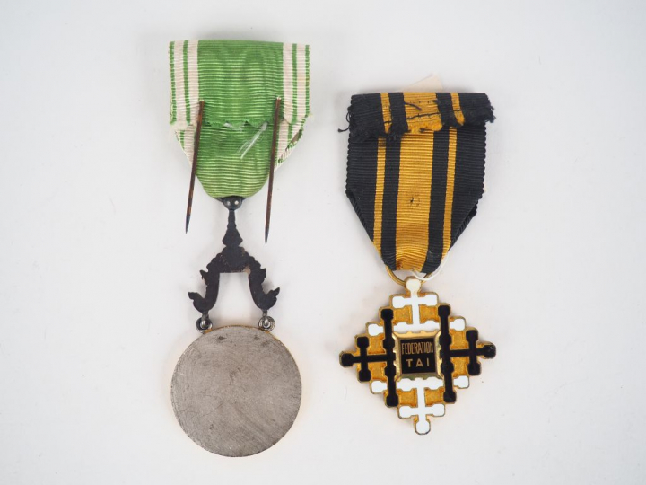 Belle croix du mérite civil (Thaïlande), module biface en bronze doré 