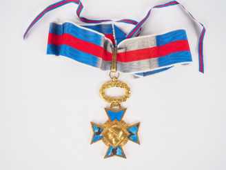 Vente aux enchères Cravate de commandeur de l’ordre français du mérite militaire, étoile 