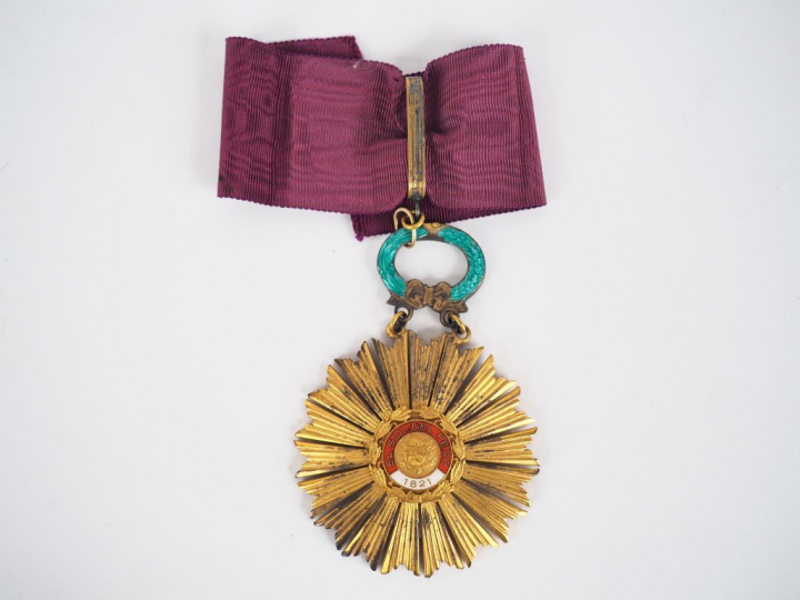Belle étoile de commandeur de l’ordre péruvien du soleil étoile rayonn