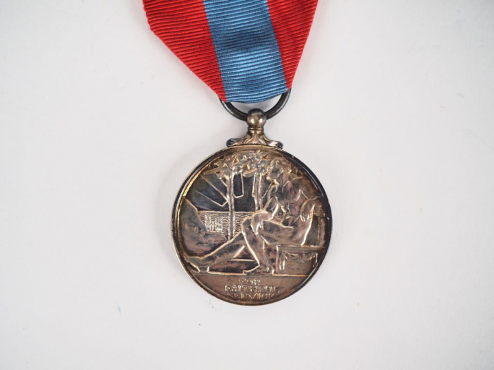 Boite en plastique moulé noire marquage sur le couvercle « Imperial Se