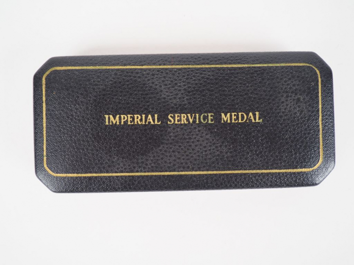 Boite en plastique moulé noire marquage sur le couvercle « Imperial Se