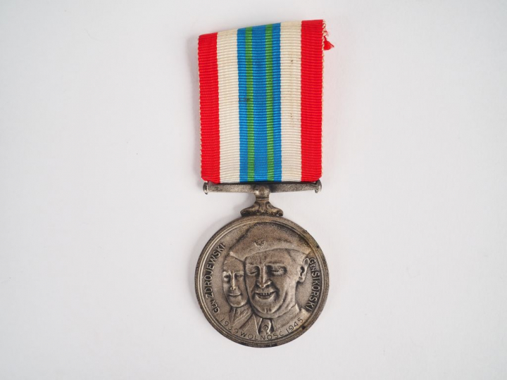 Médaille de la résistance polonaise en France, module rond en métal bl