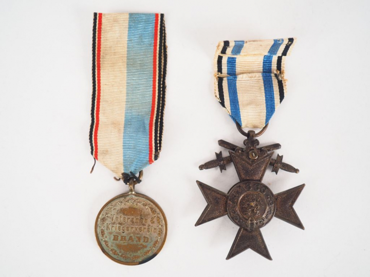 Lot de deux décorations bavaroises dont une médaille commémorative d’u