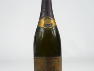 Vente aux enchères 1 BOUTEILLE CHAMPAGNE VEUVE CLICQUOT PONSARDIN ‘CLICQUOT ROSE’- 1969 -