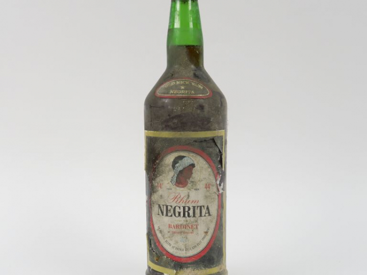 1 VIEILLE BOUTEILLE RHUM NEGRITA 44° - BOUCHON LIEGE