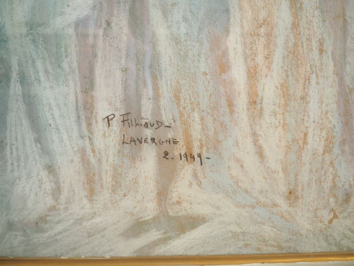 P. FILHIAUD LAVERGNE. "Portrait d'élégante". Grand pastel, signé en ba