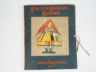 Vente aux enchères Zofia STRYJENSKA. "Polish peasant costumes". Album contenant 40 planch