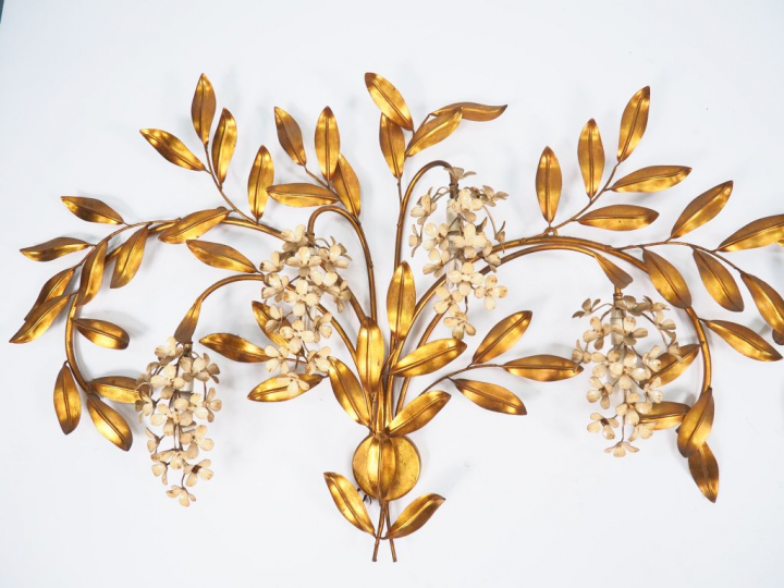 Hans KOGL (attribué à). Paire d'appliques murales en tôle peinte et do