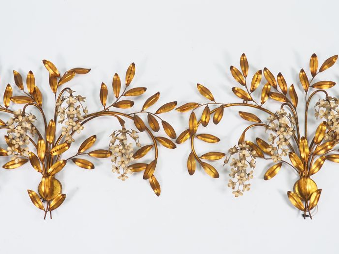 Hans KOGL (attribué à). Paire d'appliques murales en tôle peinte et do