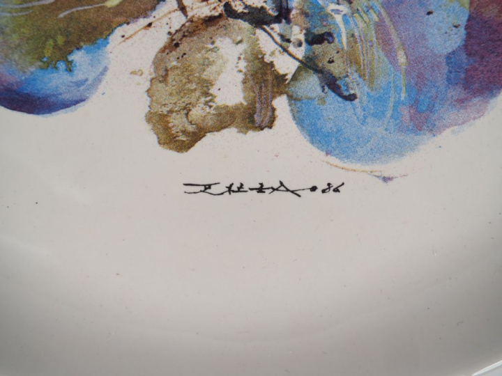 ZAO WOU-KI pour BSN. Assiette "Orchidée" en porcelaine à décor imprimé