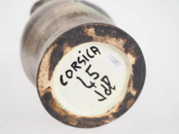 Jean de LESPINASSE.  Cruche en céramique émaillée à décor dans une rés