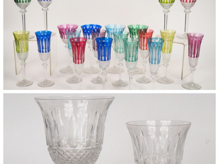 SAINT-LOUIS (?).  Partie de service de verres en cristal bicolore  Sig