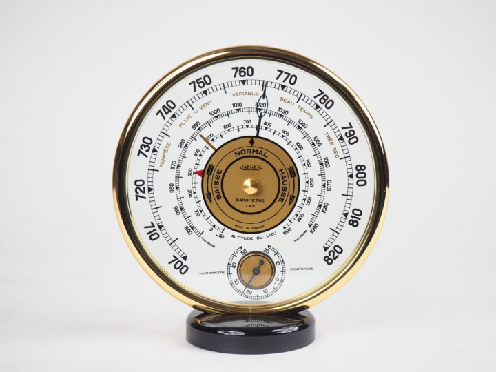 JAEGER.  Baromètre en verre et métal. Signé et numéroté 23270. H. 18 c