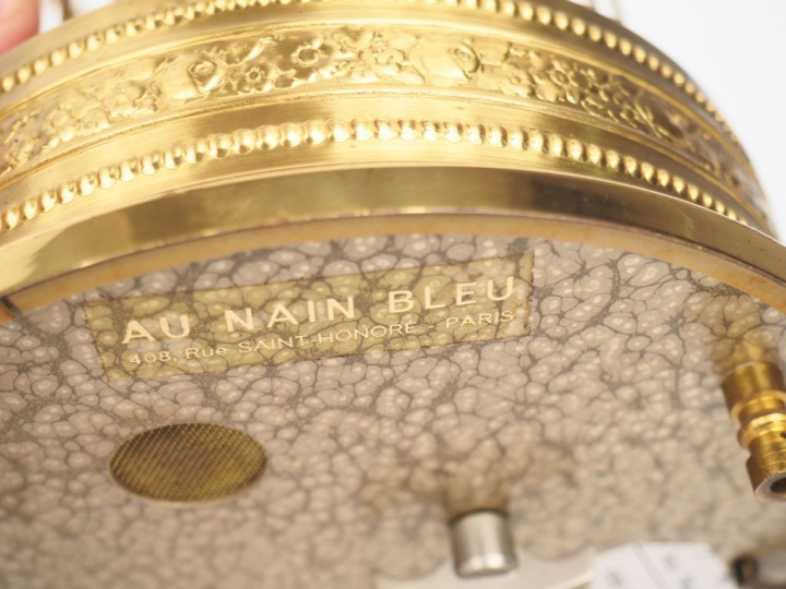 AU NAIN BLEU. Automate musical allemand "oiseau chanteur". H. 29 cm. (