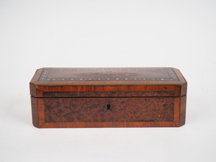 Boîte à gants Napoléon III en marqueterie boulle et inscrustations de 