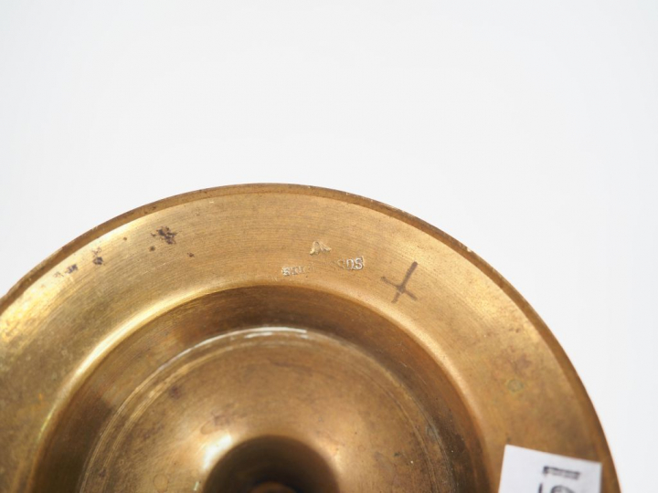 Coupe sur pied Napoléon III de style Renaissance en bronze et laiton, 