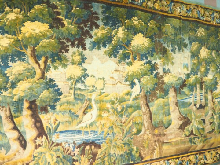 Grande tapisserie d'Aubusson XVIIème.  "verdure". Dim. 260,5 x 471 cm