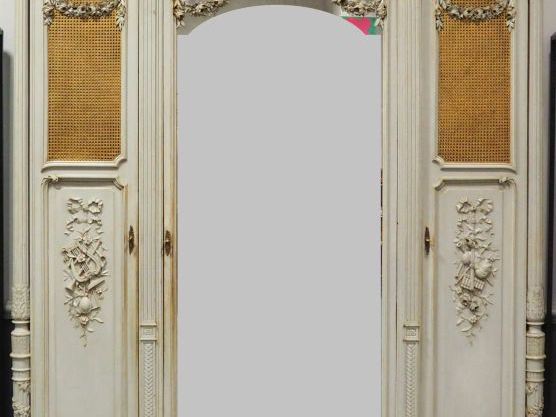 Mobilier de chambre à coucher Napoléon III de style Louis XVI en bois 