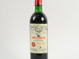 Vente aux enchères 1 BOUTEILLE CHÂTEAU PÉTRUS POMEROL - 1973 - LB/EA/CAPS DÉCOUPÉE/BOUCHO