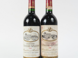 Vente aux enchères 2 BOUTEILLES CHÂTEAU CHASSE SPLEEN MOULIS : 1 de 1989 ELT - 1 de 1995