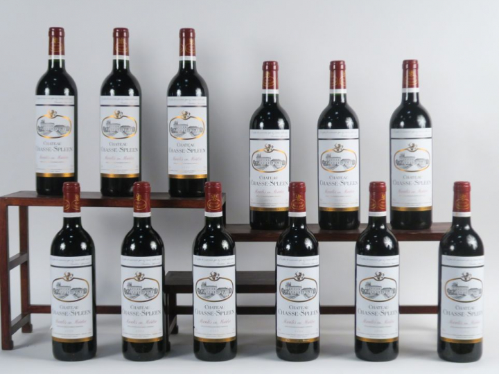 12 BOUTEILLES CHÂTEAU CHASSE SPLEEN MOULIS - 2000 - CBO