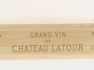 Vente aux enchères 6 BOUTEILLES CHÂTEAU LATOUR 1er GCC PAUILLAC - 2010 - CBO - CAISSE CER