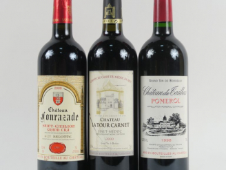 Vente aux enchères 3 BOUTEILLES : 1 CHÂTEAU LA TOUR CARNET GCC HAUT MÉDOC 2000 - 1 CHÂTEA
