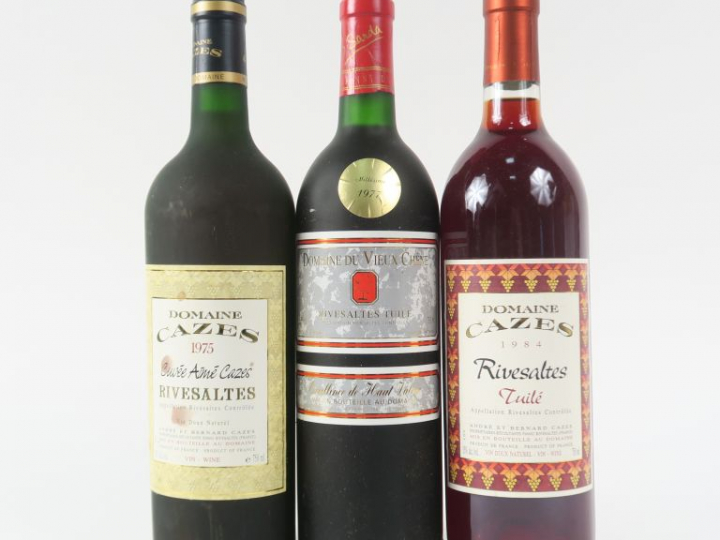 3 BOUTEILLES RIVESALTES : 2 DOMAINE CAZES  1 CUVÉE AIMÉ CAZES 1975 - 1