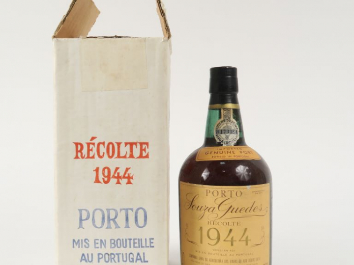 1 BOUTEILLE PORTO SOUZA GUEDES - 1944 - COFFRET