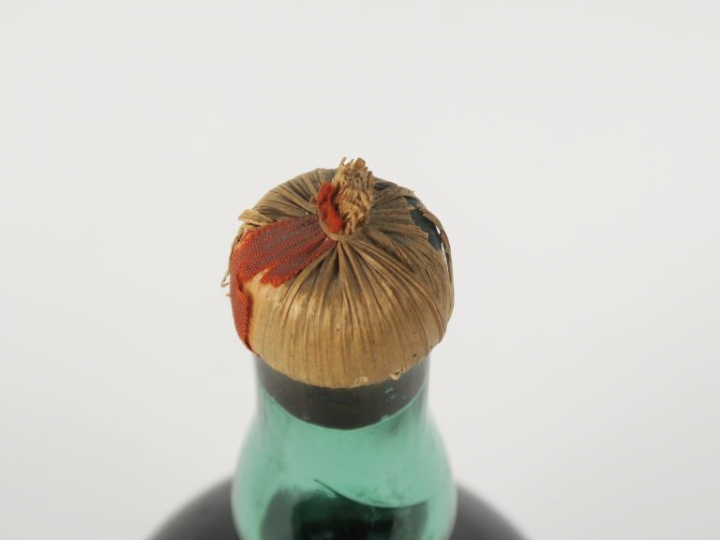 1 TRÈS VIEILLE BOUTEILLE RHUM DES PLANTATIONS MADININA - 1895