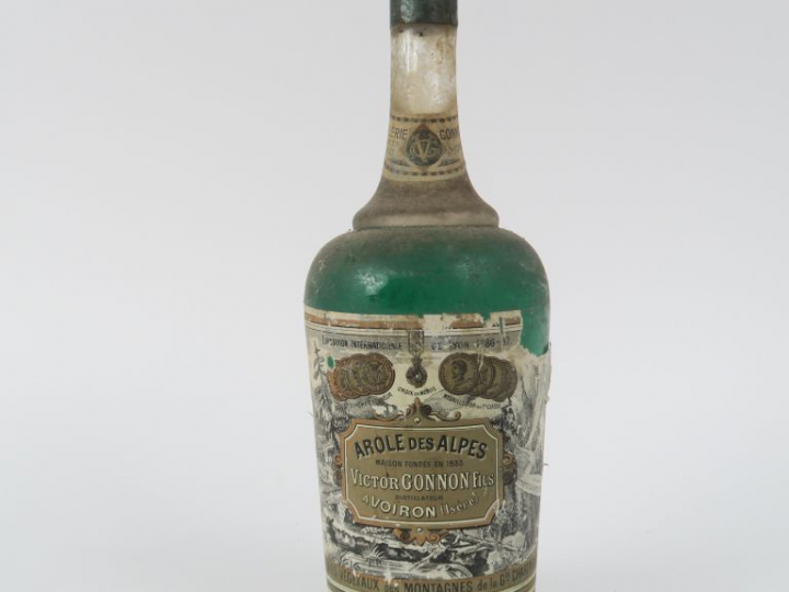 1 VIEILLE BOUTEILLE AROLE DES ALPES VICTOR GONNON FILS à VOIRON - CAPS