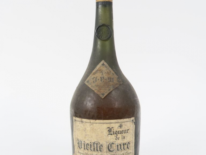 1 TRÈS VIEILLE BOUTEILLE LIQUEUR DE LA VIEILLE CURE - CAPS ÉTAIN/BS