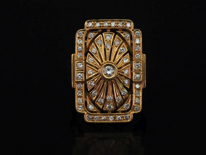 Bague en or et diamants de style Art Déco, belle monture ajourée à mot