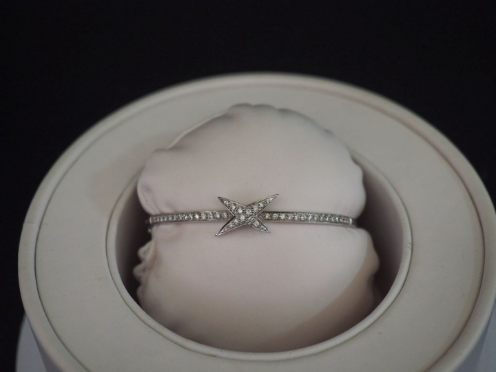 MAUBOUSSIN. Bracelet "mes nuances à toi, full", en or blanc et pavage 
