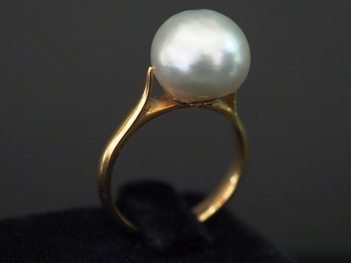 Bague or et perle. Poids tel : 5 g   