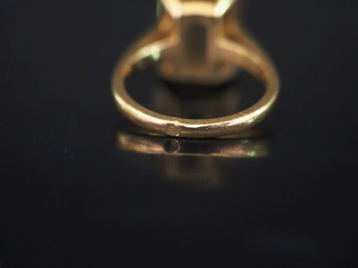 Bague en or 14 K et quartz jaune, taille émeraude. TDD 53  Poids tel :