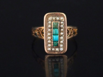 Vente aux enchères Bague Napoléon III en or et quatre turquoises entourées de perles. TDD