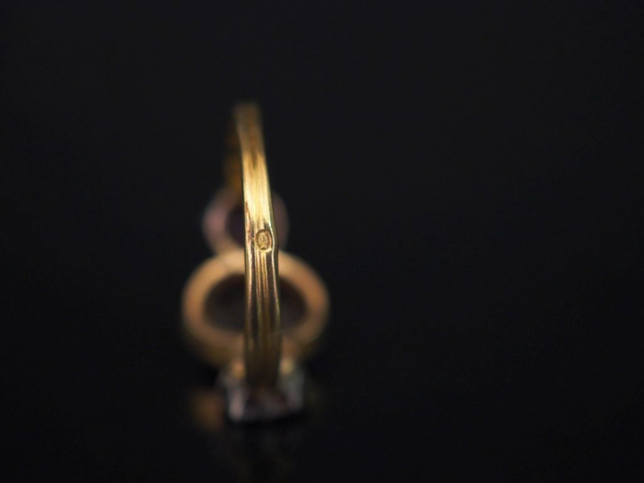 Bague ancienne en or et grenats. TDD 51 Poids tel : 3,28 g   