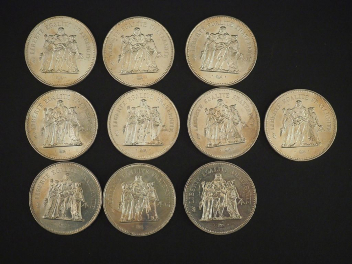 10 Pièces de 50 Francs en argent. Poids : 300 g   