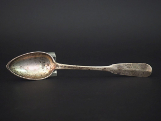 Vente aux enchères Cuillère à ragoût en argent, poinçon Vieillard. Poids : 120 g   