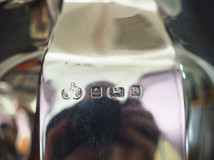 Service à café quatre pièces en argent anglais, à décor de guirlandes,