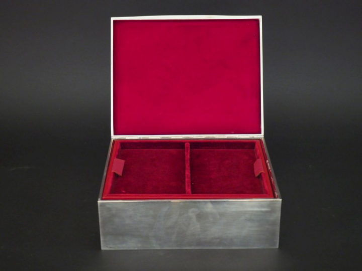 Coffret à bijoux en argent, poinçon Minerve MO : H   C Poids tel : 200